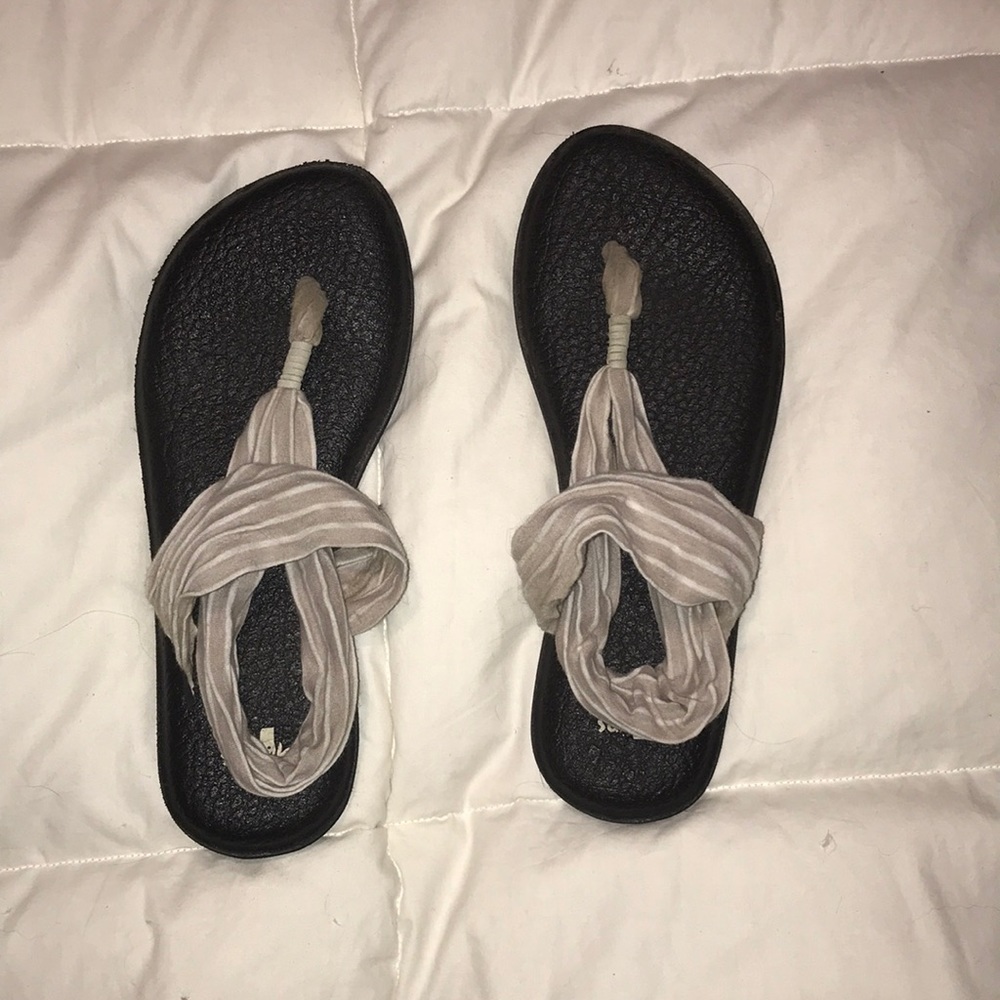 Sanuks